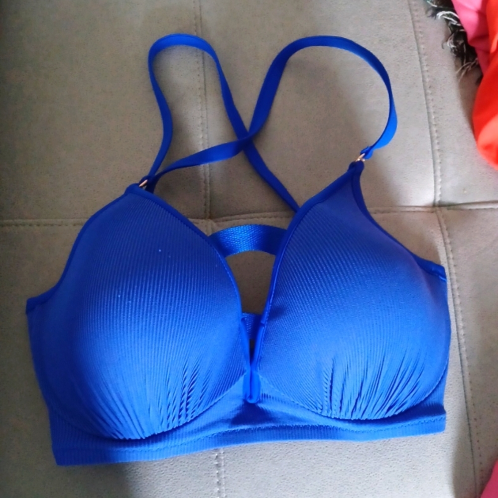 Bikini top in royal blue size 38DD criss crosd